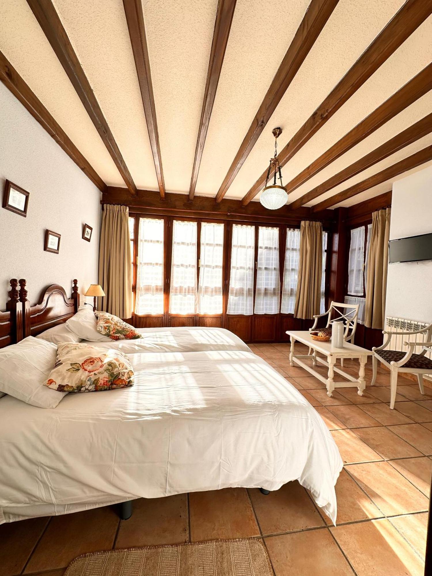 La Nozal De La Pena Guest House Villaviciosa  Bagian luar foto